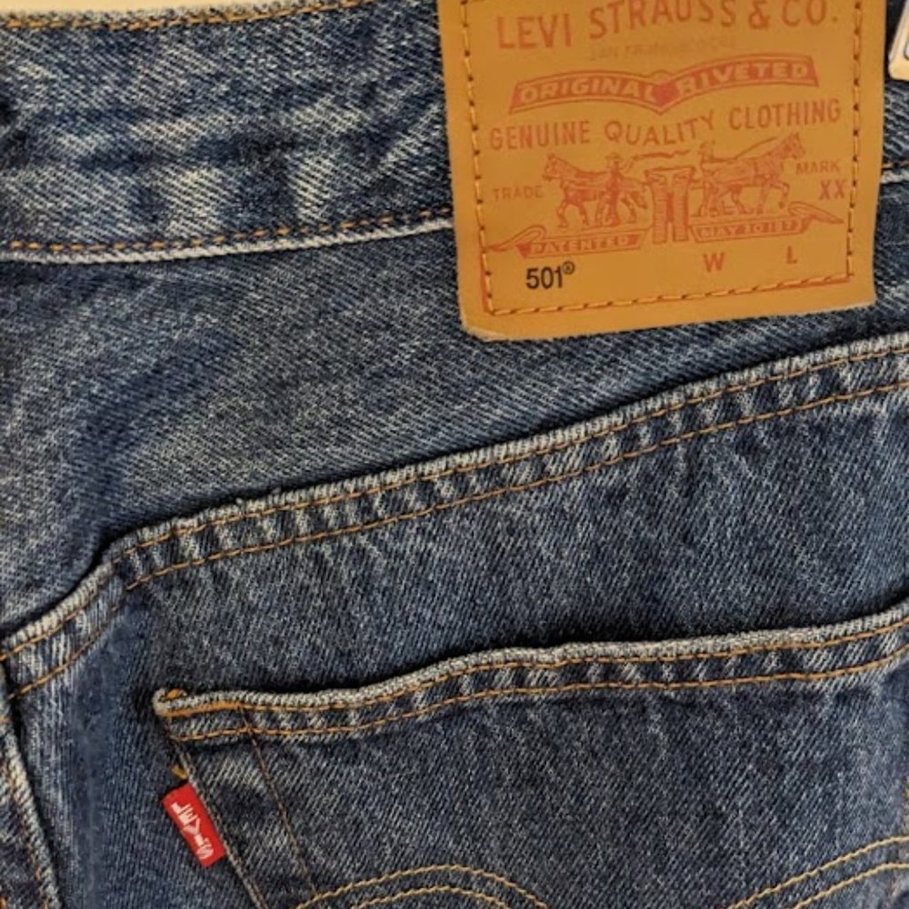 Levi's 501 Original Fit Straight Leg - Picture 4 of 5
